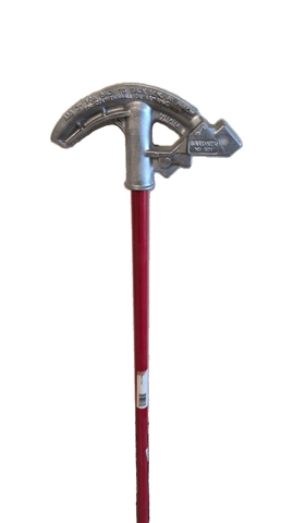 Gardner Bender 931 Aluminum Hand Bender. Bends 3/4 inch EMT and 1/2 inch rigid conduit. Includes embossed degree scales (10, 22.5, 30, 45, 60, and 90 degrees), built-in acrylic level gauge, and Vise-Mate conduit vise. Lightweight aluminum head design.